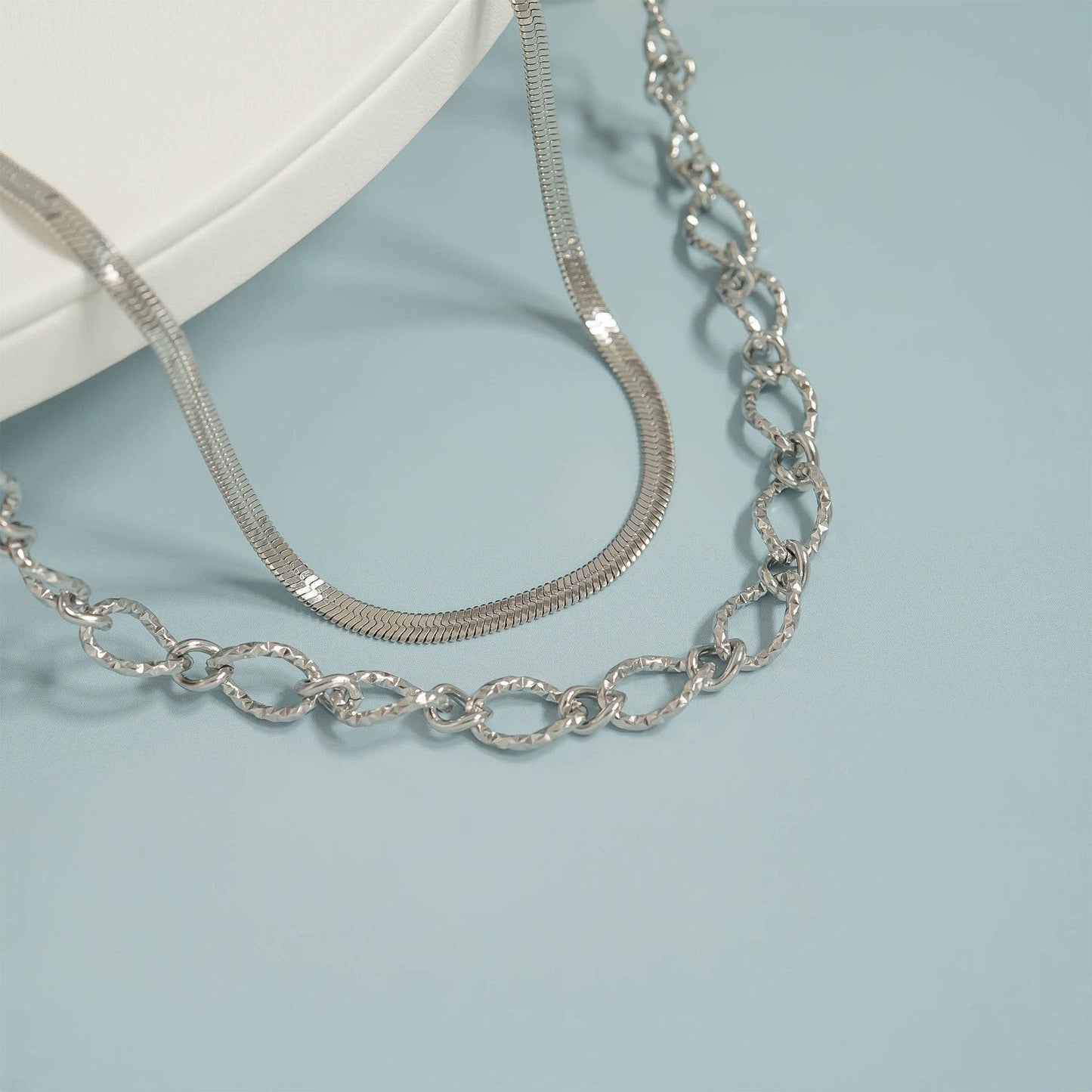 18K Gold PVD Stainless Steel Hammered Oval Chain Necklace